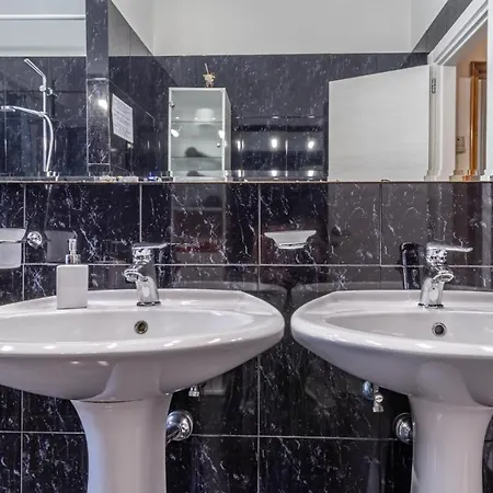 Guest house Grand By Alloro Su Treno - Affitti Brevi Italia